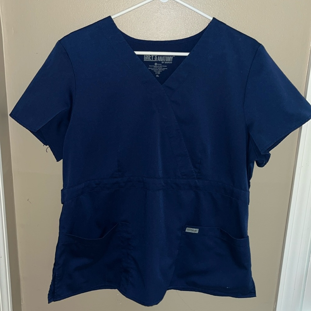 Grey’s Anatomy Scrub Shirt XL
